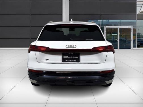 2024 Audi Q8 e-tron Premium