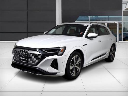 2024 Audi Q8 e-tron Premium