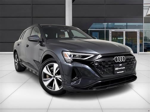 2024 Audi Q8 e-tron Premium