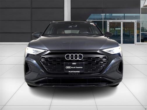 2024 Audi Q8 e-tron Premium