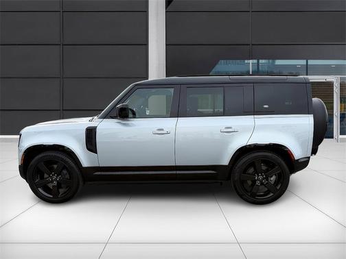 2024 Land Rover Defender P400 X-Dynamic SE