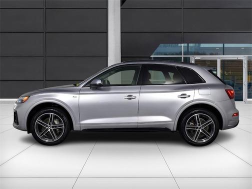 2022 Audi Q5 e 55 S line quattro Premium