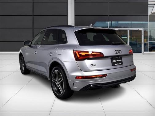 2022 Audi Q5 e 55 S line quattro Premium
