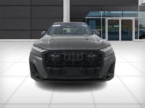 2025 Audi Q7 45 Premium Plus