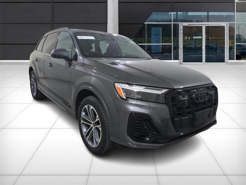 2025 Audi Q7 45 Premium Plus