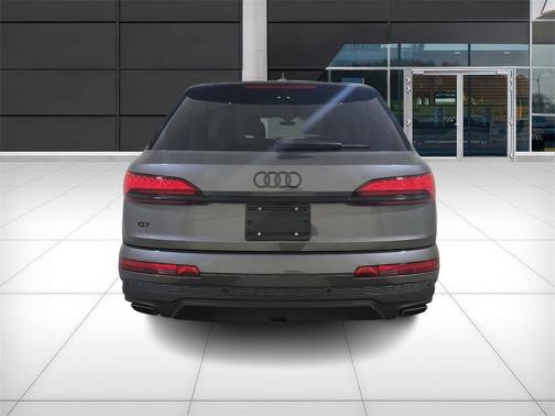 2025 Audi Q7 45 Premium Plus