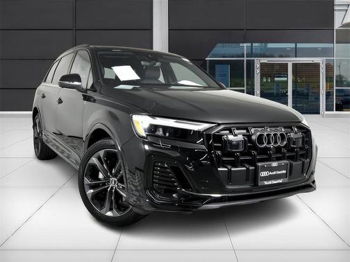 2025 Audi Q7 55 Premium Plus