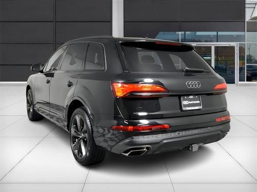 2025 Audi Q7 55 Premium Plus