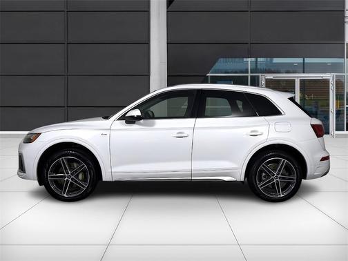 2023 Audi Q5 e 55 S line quattro Premium