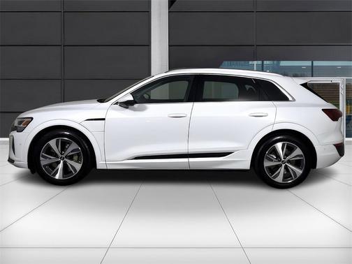 2024 Audi Q8 e-tron Premium