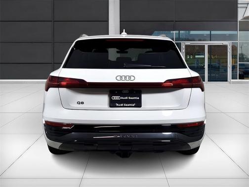 2024 Audi Q8 e-tron Premium