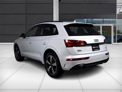 2022 Audi Q5 45 S line Prestige
