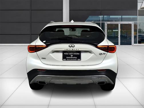 2018 INFINITI QX30 Luxury