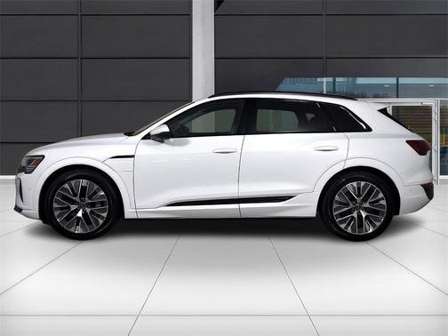 2024 Audi Q8 e-tron Premium