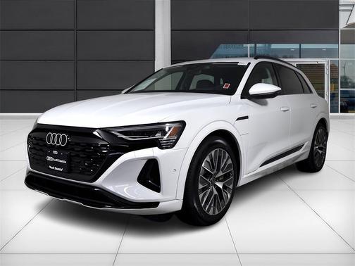 2024 Audi Q8 e-tron Premium