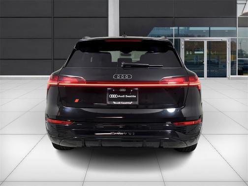 2024 Audi Q8 e-tron Premium