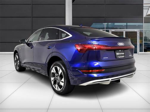 2021 Audi e-tron Prestige