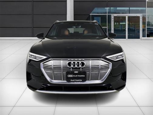 2022 Audi e-tron Premium
