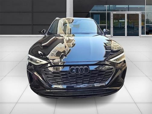 2024 Audi Q8 e-tron Premium