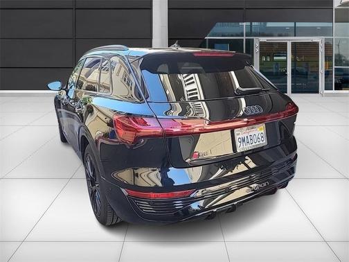 2024 Audi Q8 e-tron Premium