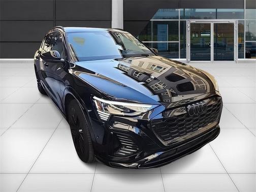 2024 Audi Q8 e-tron Premium