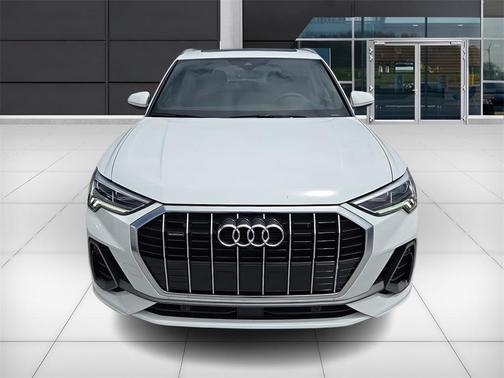 2024 Audi Q3 45 S line Premium