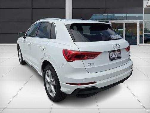 2024 Audi Q3 45 S line Premium