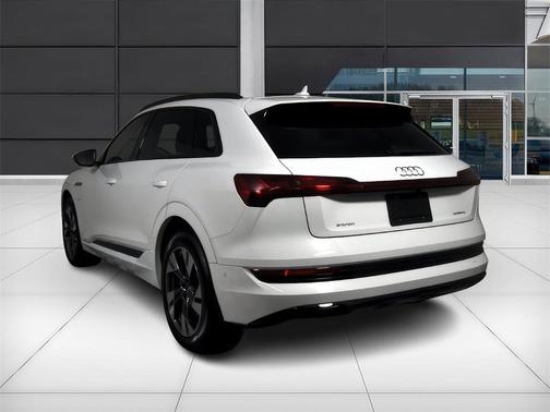 2021 Audi e-tron Premium