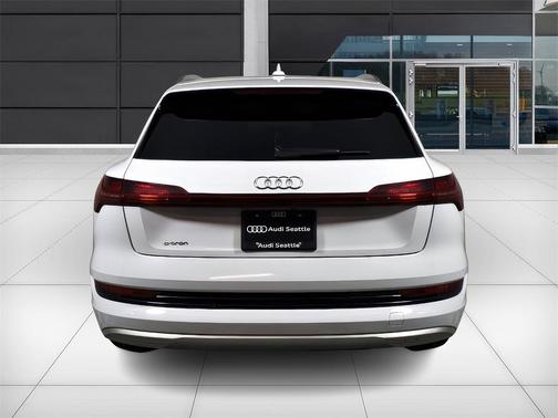2019 Audi e-tron Prestige