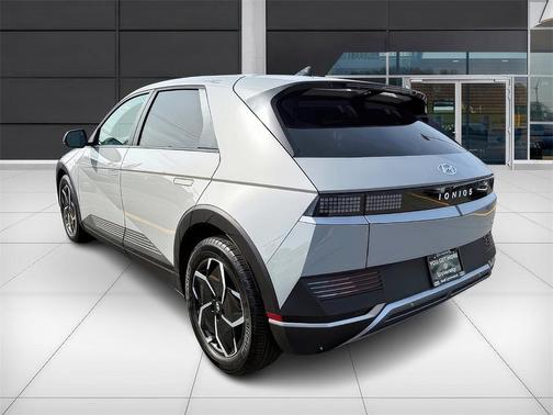 2024 Hyundai IONIQ 5 SE