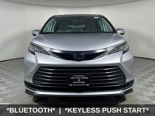 2022 Toyota Sienna LE