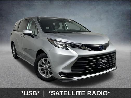 2022 Toyota Sienna LE