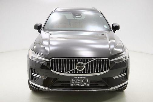 2023 Volvo XC60 Recharge Plug-In Hybrid T8 Ultimate Bright Theme