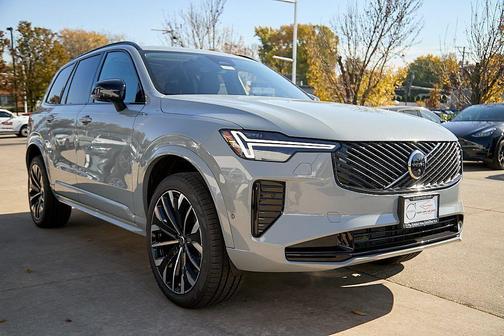 2026 Volvo XC90 B6 Ultra Dark Theme 7-Seater