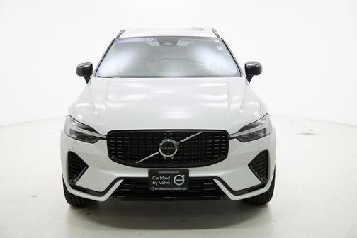2024 Volvo XC60 Recharge Plug-In Hybrid T8 Ultimate Dark Theme