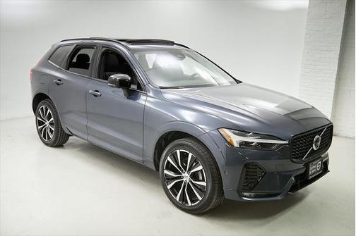 2024 Volvo XC60 B5 Plus Dark Theme