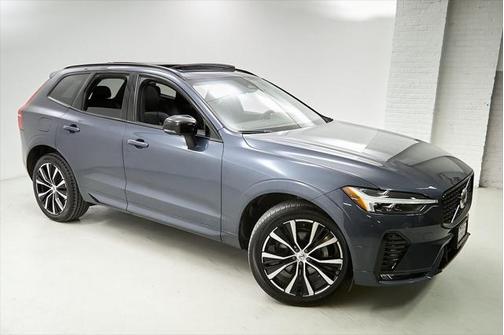 2024 Volvo XC60 B5 Plus Dark Theme