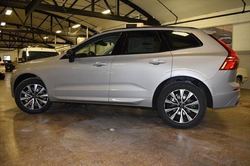 2025 Volvo XC60 B5 Core
