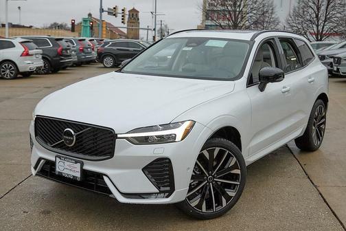 2026 Volvo XC60 B5 Ultra