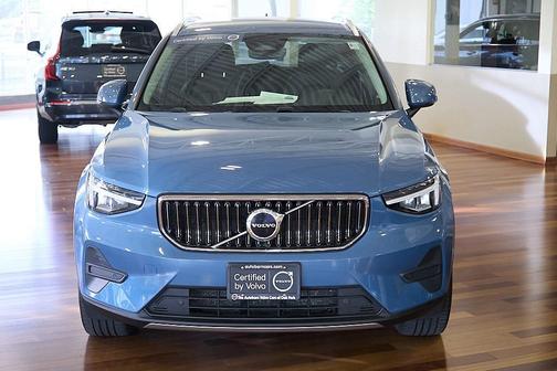 2024 Volvo XC40 B5 Core Bright Theme