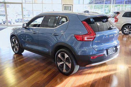 2024 Volvo XC40 B5 Core Bright Theme