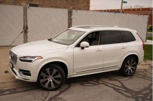 2025 Volvo XC90 B6 Plus 7-Seater