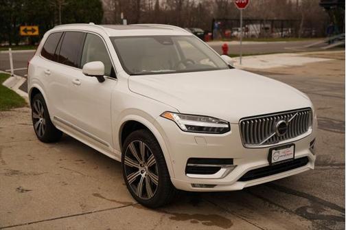 2025 Volvo XC90 B6 Plus 7-Seater