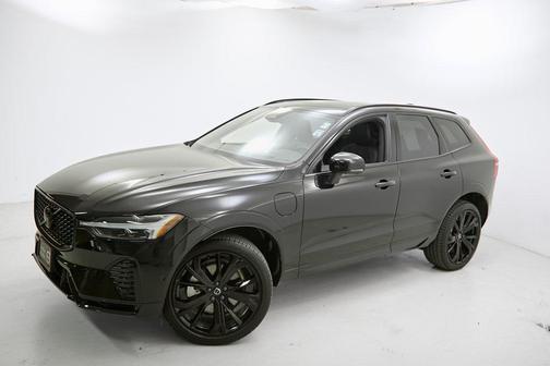 2025 Volvo XC60 Plug-In Hybrid T8 Ultra Black Edition