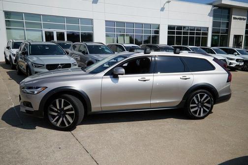 2026 Volvo V90 Cross Country Ultra