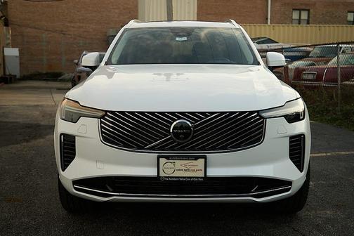 2025 Volvo XC90 B6 Plus 7-Seater