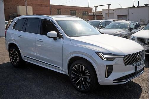 2025 Volvo XC90 B6 Plus 7-Seater
