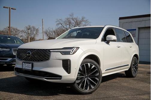 2025 Volvo XC90 B6 Plus 7-Seater