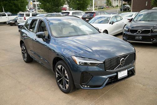 2026 Volvo XC60 B5 Plus