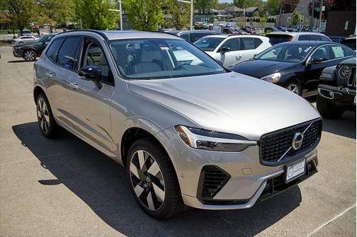 2025 Volvo XC60 Plug-In Hybrid T8 Plus